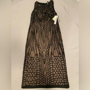 NWT STUNNING FORMAL DRESS